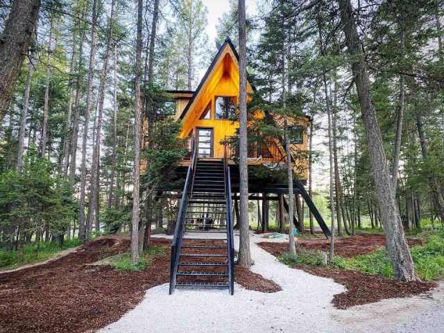 A treehouse in Montana is one of the best Airbnbs for kids in the United States