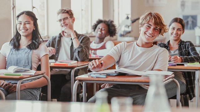 kids mewing and laughing in class