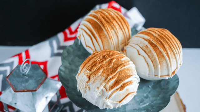 snickerdoodle hot chocolate bombs recipe